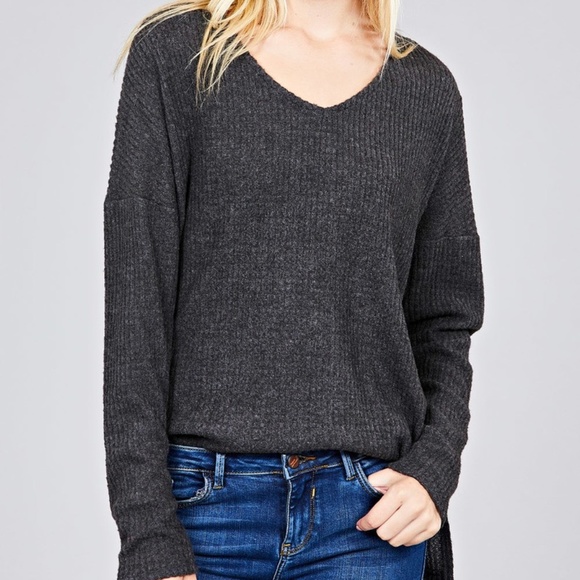 JUST 1 LEFT🎉🎉🎉 V-neck Brushed Waffle Knit Top - Picture 4 of 4